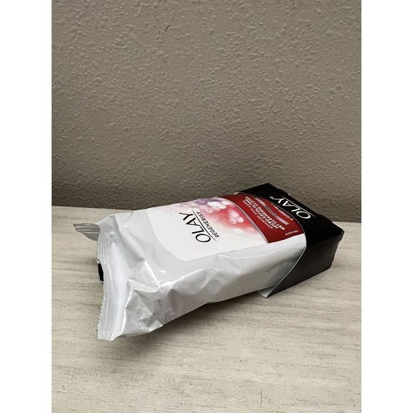 OLAY Regenerist Advanced Anti-Aging Micro-Exfoliating Cleansing Cloths 30 Each - Picture 5 of 5